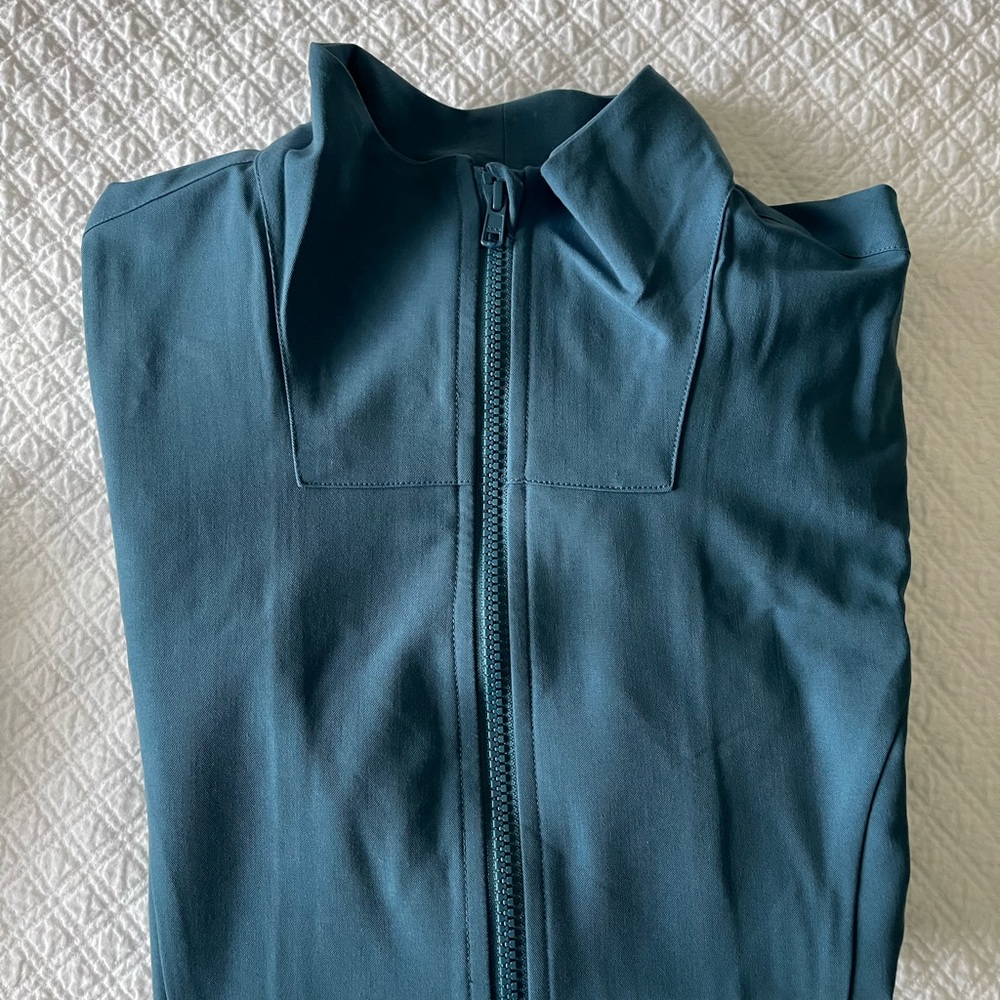 Women's Modern Scrub Jacket - Harbor Blue - Picture 5 of 7